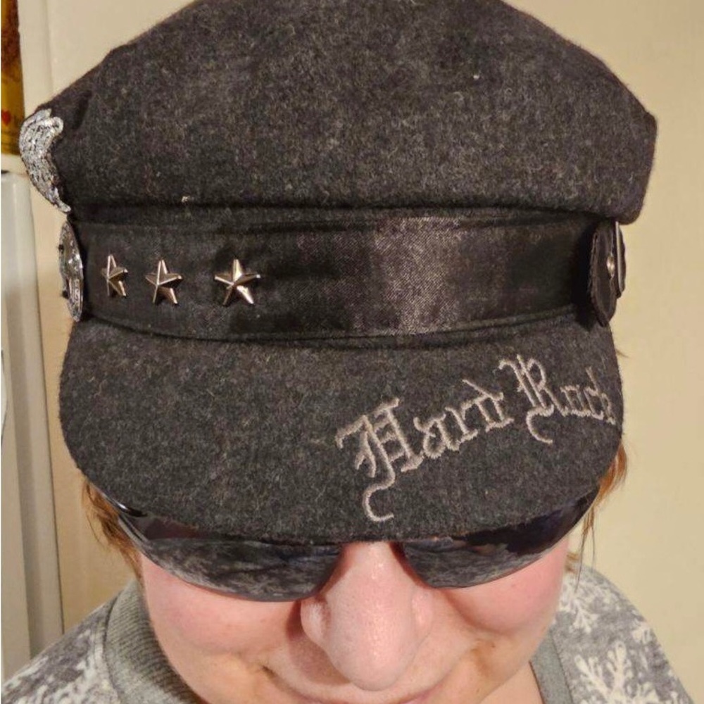 HARD ROCK CAFE hat/cap. Unisex M. Whatever you call it. Screams cool! Wool/poly.